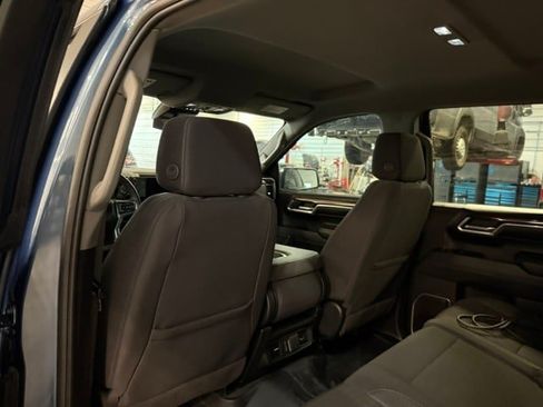 Used 2024 Chevrolet Silverado 1500 LT AWD/4WD image 33