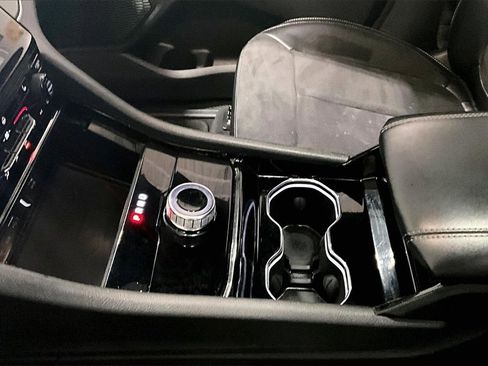 Used 2023 Jeep Grand Cherokee L Laredo image 18