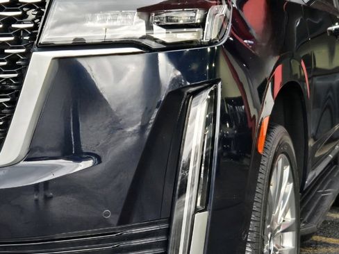 Used 2021 Cadillac Escalade Premium Luxury image 14