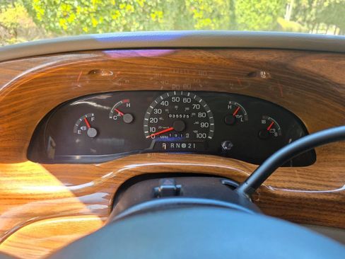 Used 2002 Ford E-150 and Econoline 150 image 15