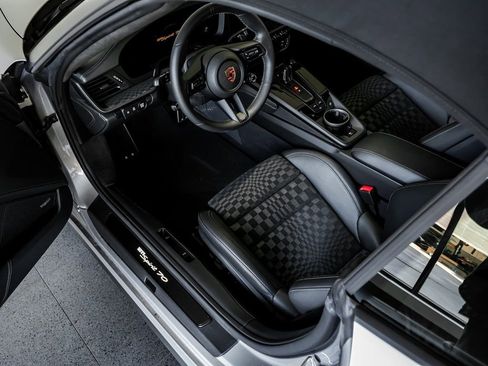 Used 2026 Porsche 911 Carrera GTS RWD image 4