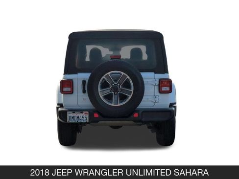 Used 2018 Jeep Wrangler Unlimited Sahara AWD/4WD image 8