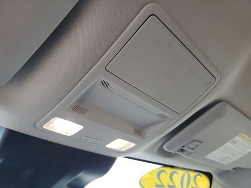 Used 2022 Ford Maverick Lariat image 30