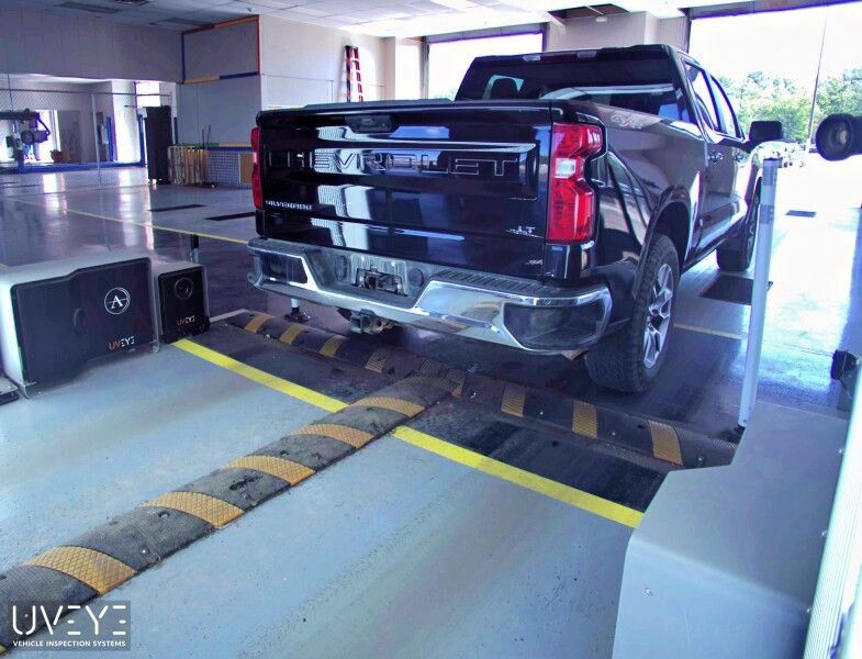 Used 2024 Chevrolet Silverado 1500 LT AWD/4WD image 5