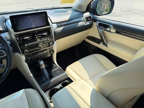 Used 2023 Lexus GX 460 Premium w/ Premium Package AWD/4WD image 26