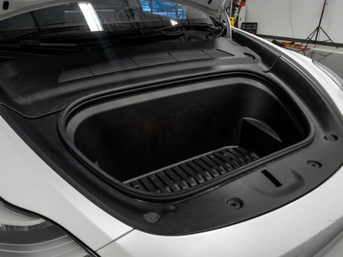 Used 2021 Tesla Model Y Long Range AWD/4WD image 58