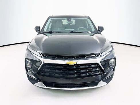Used 2023 Chevrolet Blazer LT AWD/4WD image 2