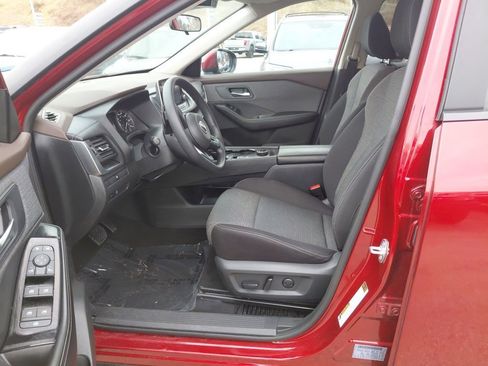 Used 2023 Nissan Rogue SV image 11