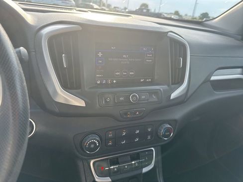 Used 2022 GMC Terrain SLE FWD image 18