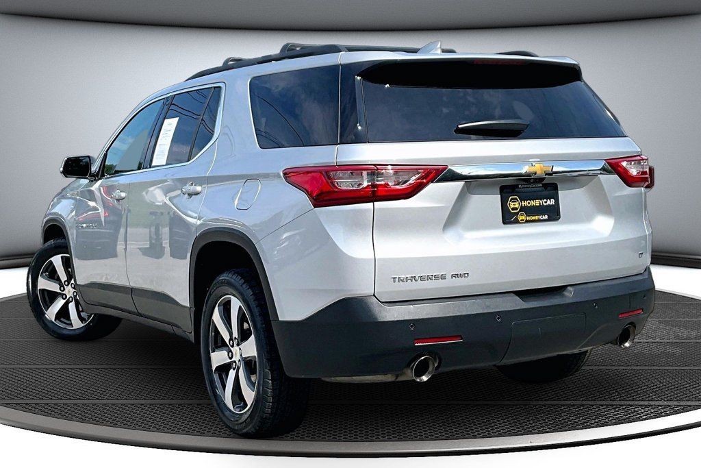 Used 2020 Chevrolet Traverse LT w/ LT Premium Package AWD/4WD image 4