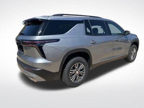 New 2026 Chevrolet Traverse LT image 4