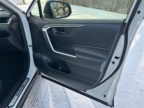 Used 2019 Toyota RAV4 LE w/ All Weather Liner Package image 19