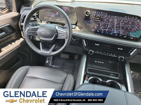 Certified 2025 Chevrolet Suburban Z71 AWD/4WD image 23