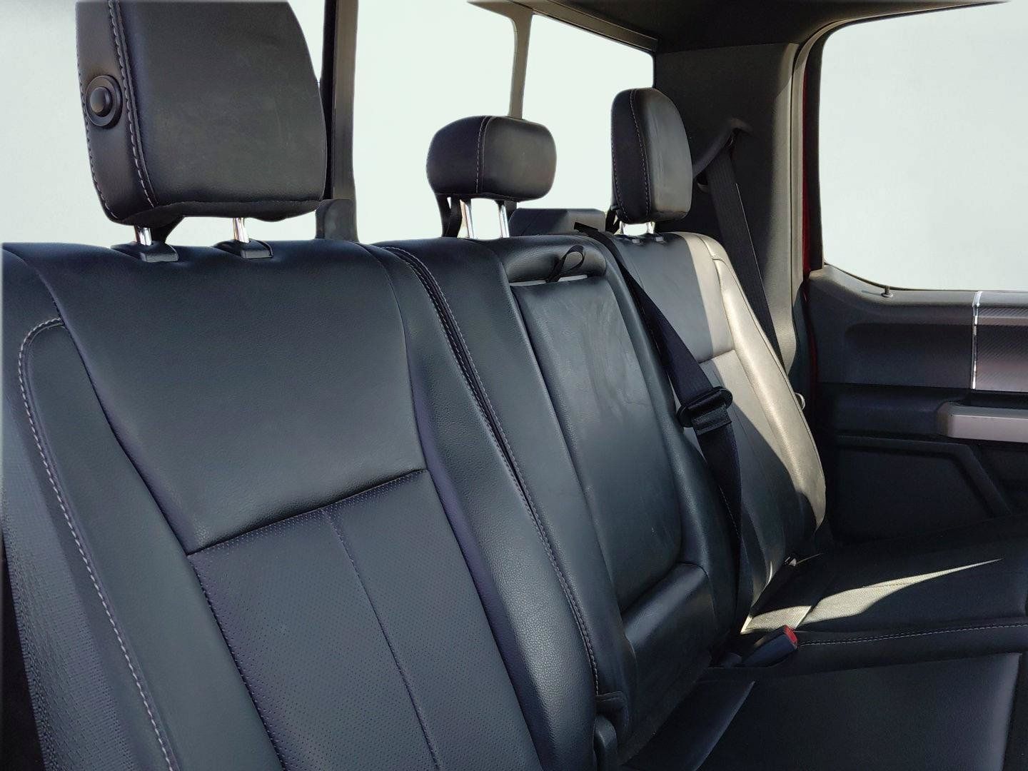 Used 2019 Ford F150 Lariat w/ Equipment Group 502A Luxury AWD/4WD image 15