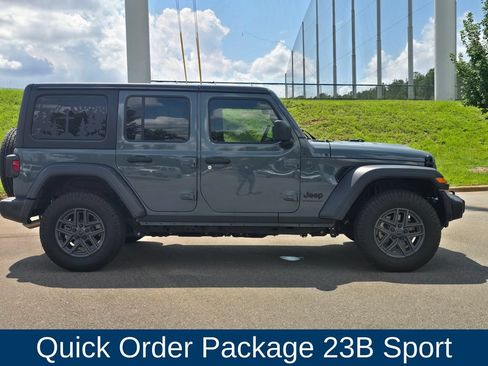 Used 2024 Jeep Wrangler Unlimited Sport AWD/4WD image 2