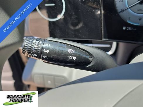 Used 2024 Hyundai Elantra SEL FWD image 20