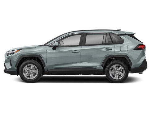 Used 2022 Toyota RAV4 XLE w/ Convenience Package AWD/4WD image 3