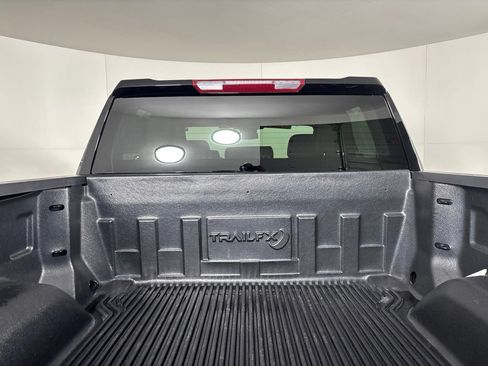 Used 2026 GMC Sierra 1500 SLT AWD/4WD image 25