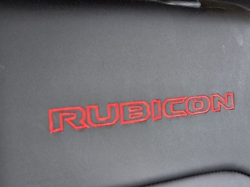 Used 2025 Jeep Wrangler Unlimited Rubicon AWD/4WD image 19