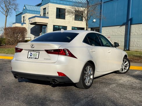Used 2016 Lexus IS 200t image 5