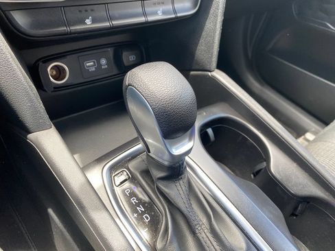 Used 2019 Hyundai Santa Fe SEL FWD image 17