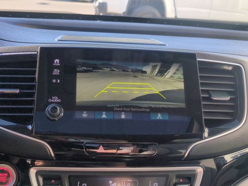 Certified 2019 Honda Pilot Touring image 27