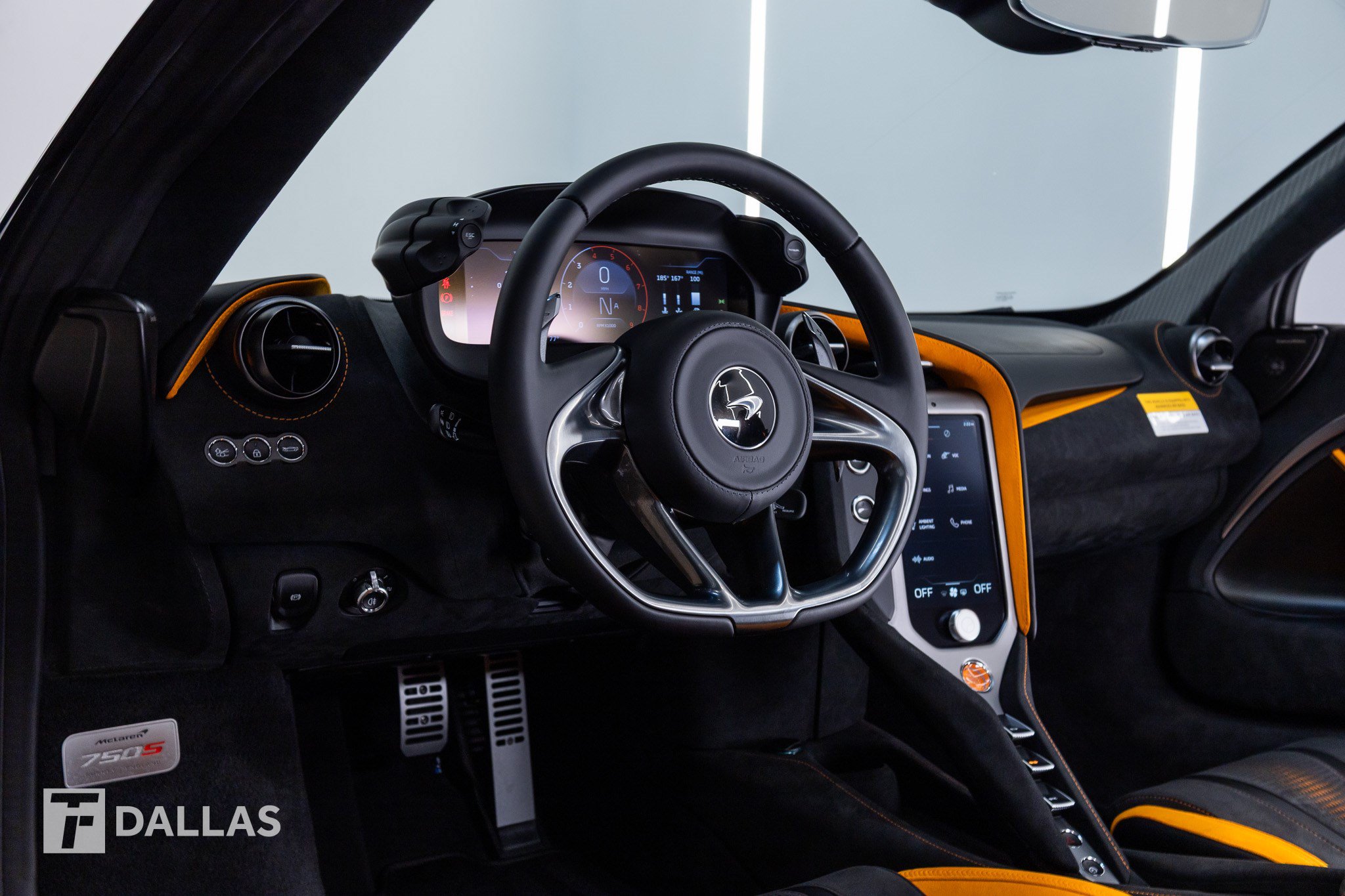 Used 2027 McLaren 750S Spider RWD image 26