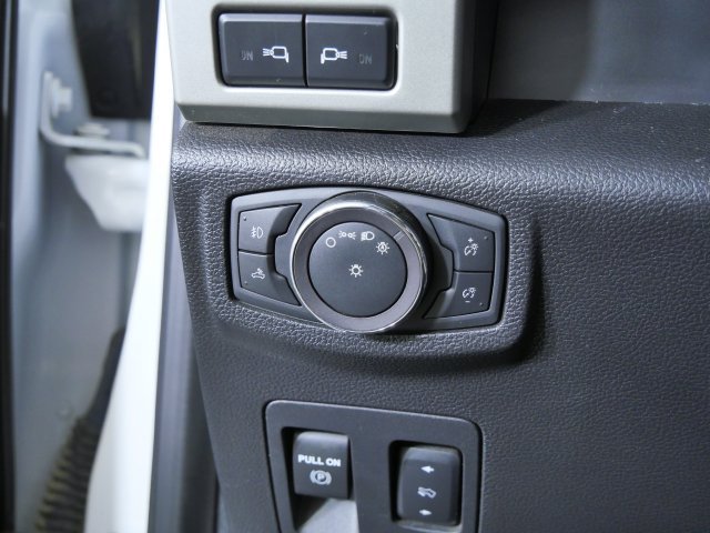 Certified 2019 Ford F150 Lariat w/ Equipment Group 502A Luxury AWD/4WD image 22