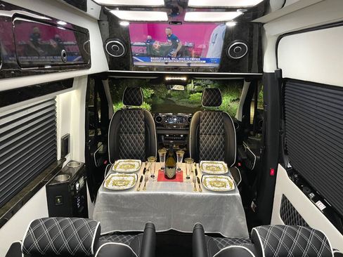 Used 2022 Mercedes-Benz Sprinter 2500 image 30