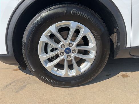 Used 2020 Ford Escape SE image 9