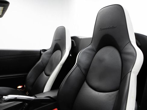 Used 2011 Porsche 911 Cabriolet RWD image 5