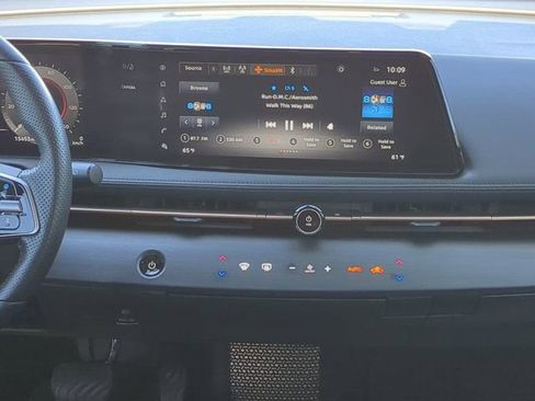 Used 2023 Nissan Ariya FWD image 17