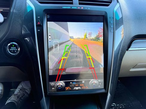 Used 2016 Ford Explorer Limited w/ Class II Trailer Tow Package image 10