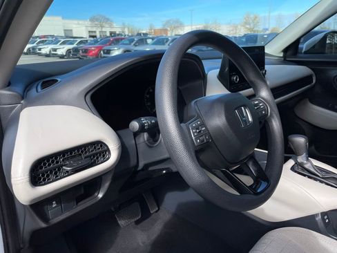 Certified 2025 Honda HR-V LX image 27
