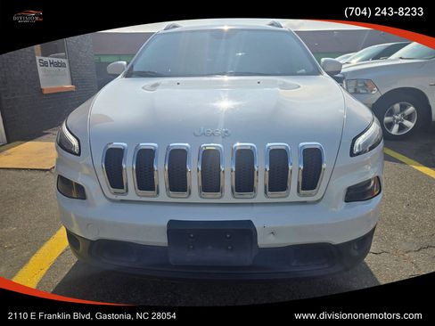 Used 2015 Jeep Cherokee Latitude w/ Cold Weather Group AWD/4WD image 2