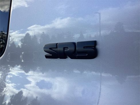 Used 2021 Toyota 4Runner SR5 Premium w/ Moonroof Package image 31