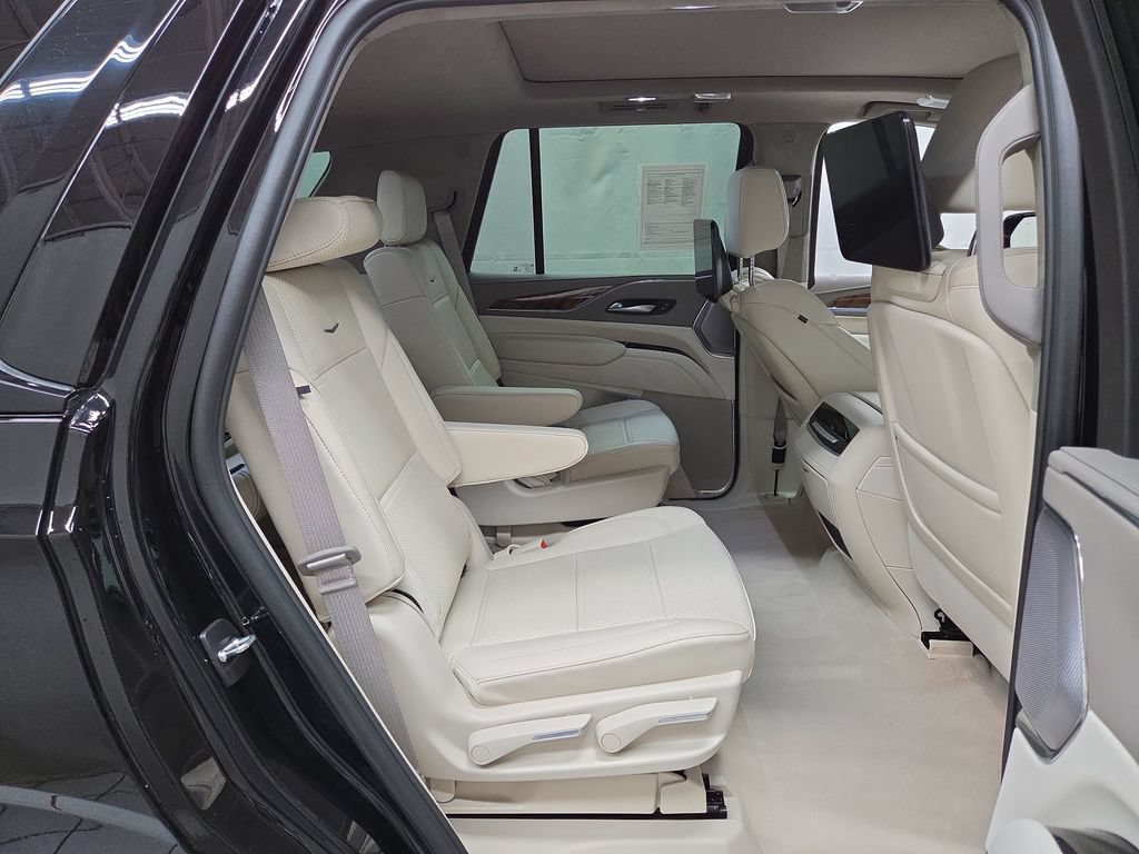 Used 2024 Cadillac Escalade Sport Platinum w/ LPO, ONYX Package AWD/4WD image 11