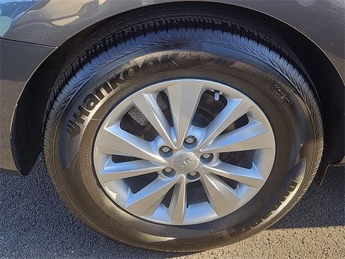 Used 2016 Kia Sedona LX w/ LX Convenience Package image 9