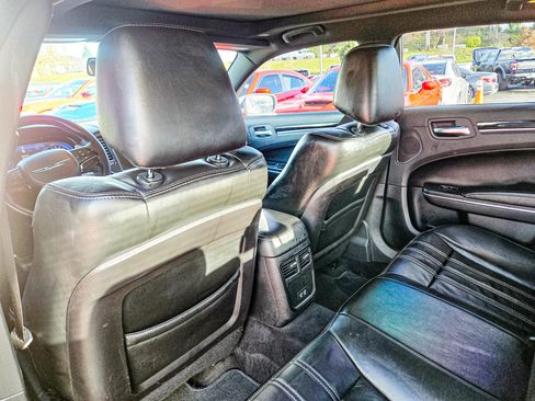 Used 2019 Chrysler 300 S image 11