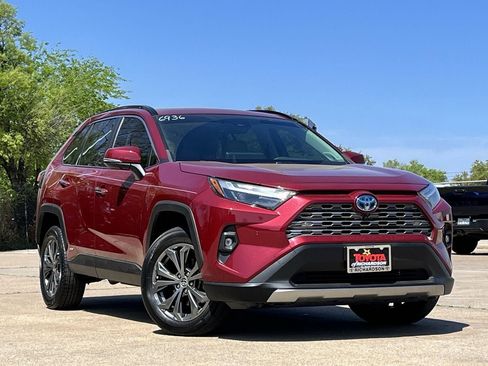 Used 2024 Toyota RAV4 Limited w/ Advanced Technology Package image 2