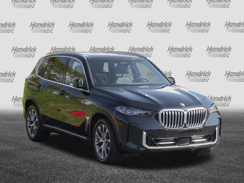 Certified 2024 BMW X5 xDrive40i w/ Premium Package AWD/4WD image 2
