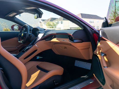 Used 2022 Ferrari Roma RWD image 59