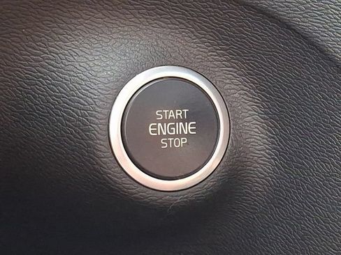 Used 2021 Volvo XC40 T5 R-Design w/ Advanced Package AWD/4WD image 24