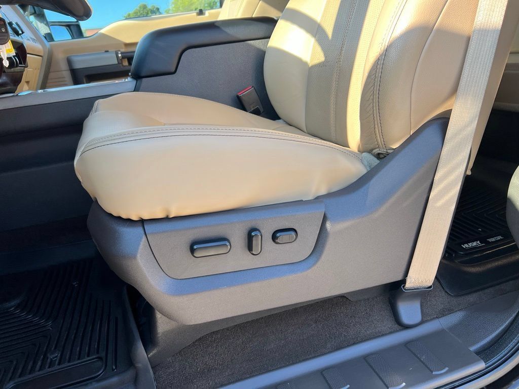 Used 2013 Ford F250 Lariat w/ Chrome Pkg AWD/4WD image 13