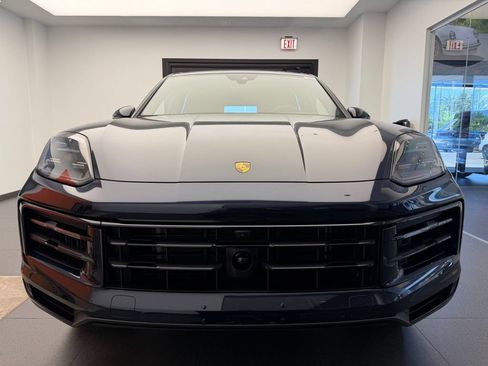 Used 2024 Porsche Cayenne AWD/4WD image 24