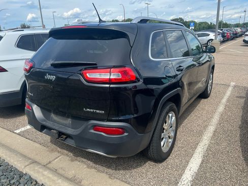 Used 2014 Jeep Cherokee Limited w/ Luxury Group AWD/4WD image 3