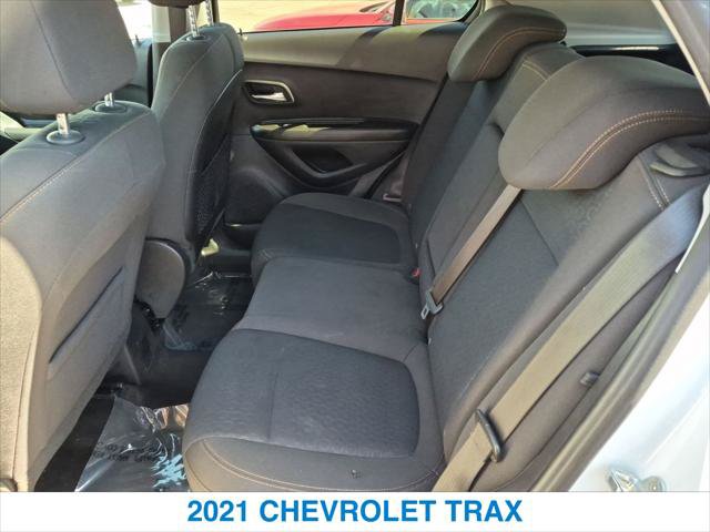 Used 2021 Chevrolet Trax LS w/ Tint and Cruise Package AWD/4WD image 22