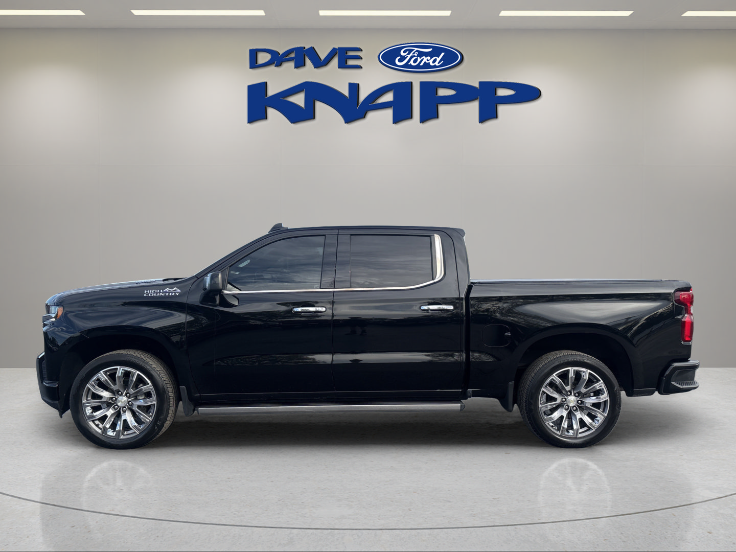 Used 2021 Chevrolet Silverado 1500 High Country w/ Technology Package AWD/4WD image 4