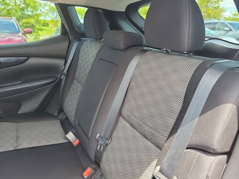 Used 2021 Nissan Rogue Sport SV FWD image 42