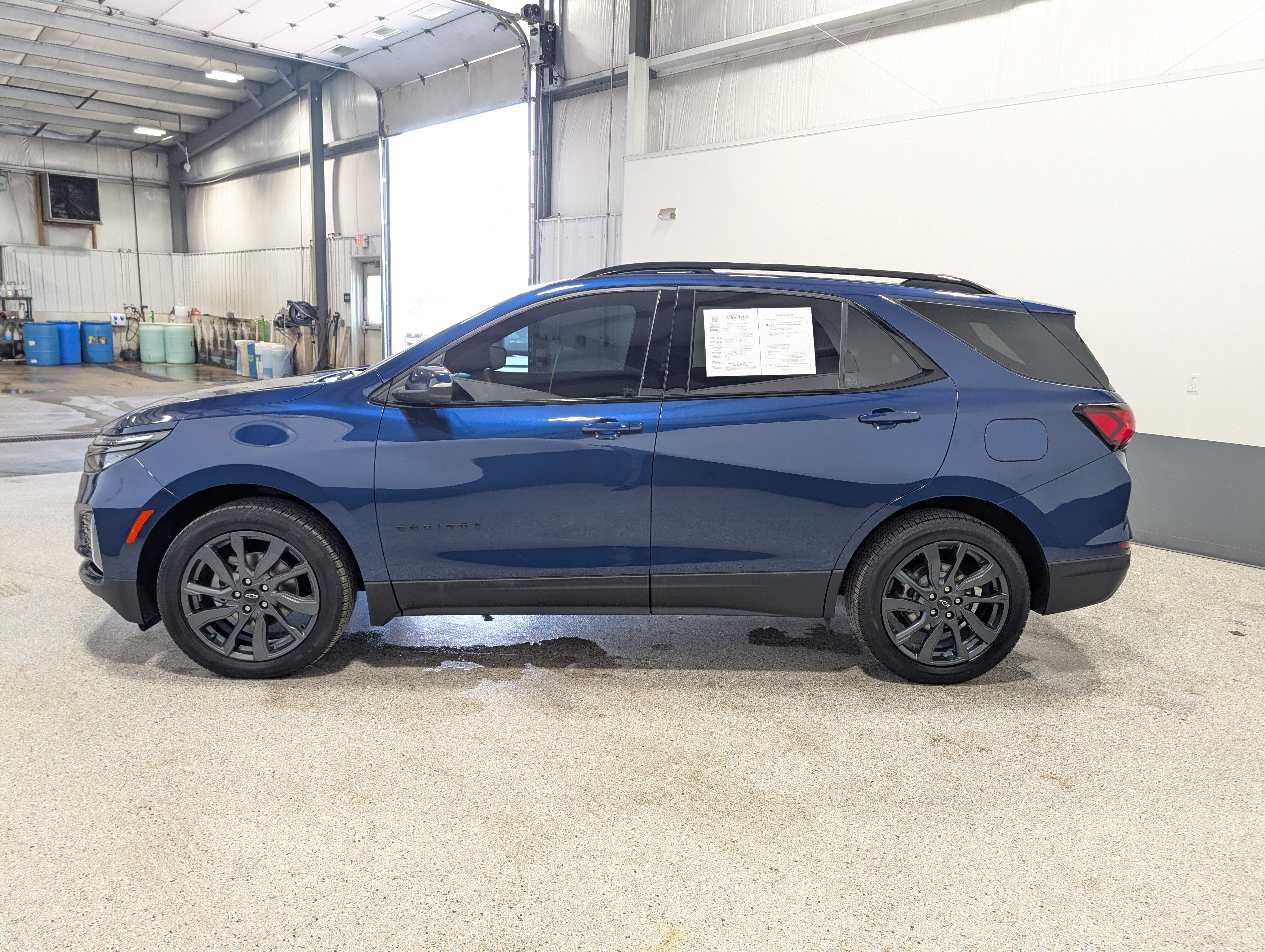 Used 2022 Chevrolet Equinox RS w/ RS Leather Package AWD/4WD image 6